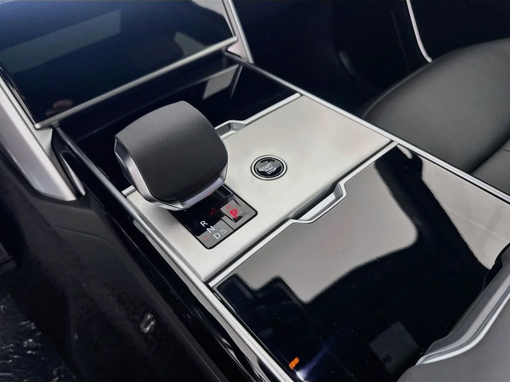 New 2026 Charente Grey Land Rover SE image 17