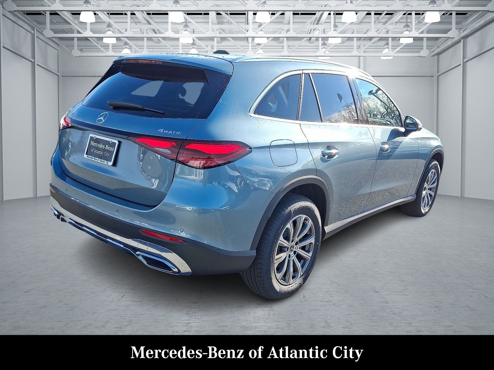 New 2026 Verde Silver Metallic Mercedes-Benz GLC 300 image 4