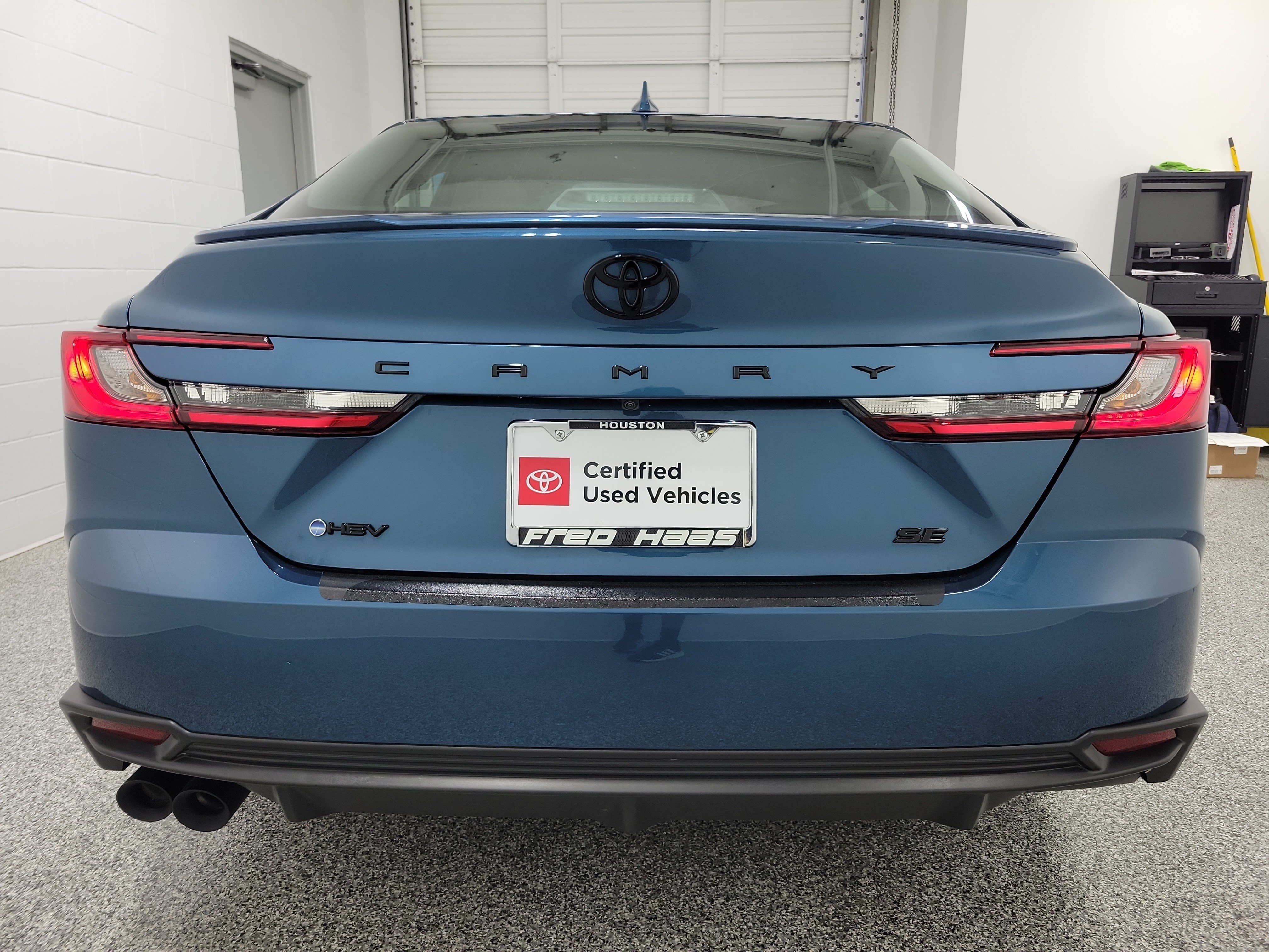 Certified Used 2025 Ocean Gem Toyota SE image 6