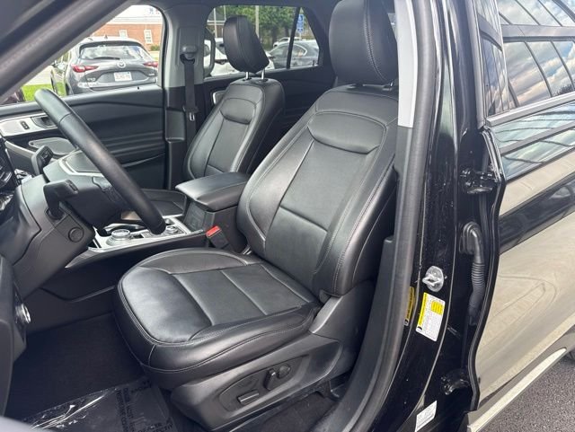 Used 2024 Black Ford Limited image 8