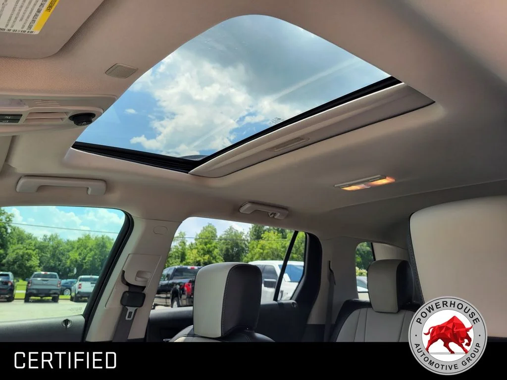 Used 2017 White GMC Denali image 24