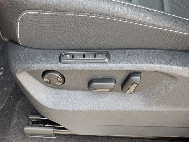 New 2026 Black Volkswagen 2.0T SEL image 9