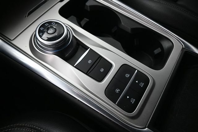 Used 2020 White Ford XLT image 9