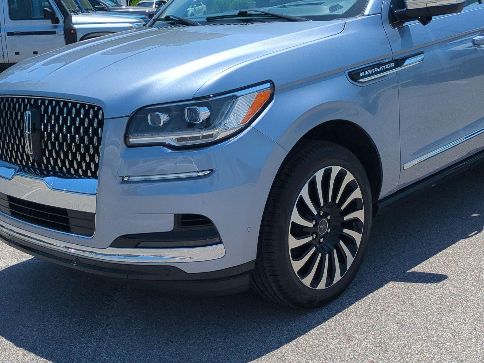 Used 2022 Chroma Crystal Blue Metallic Premium Colorant Lincoln Black Label image 9