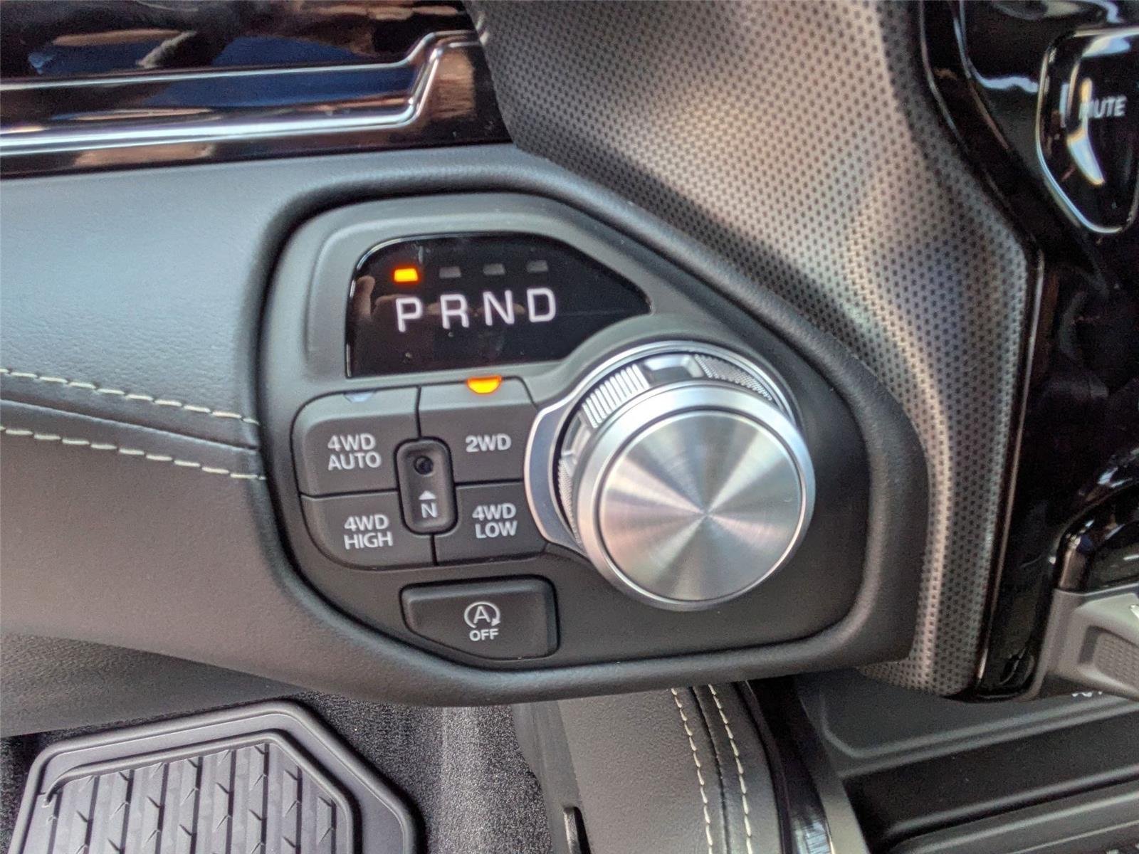 2026 RAM 1500 Limited - Photo 17