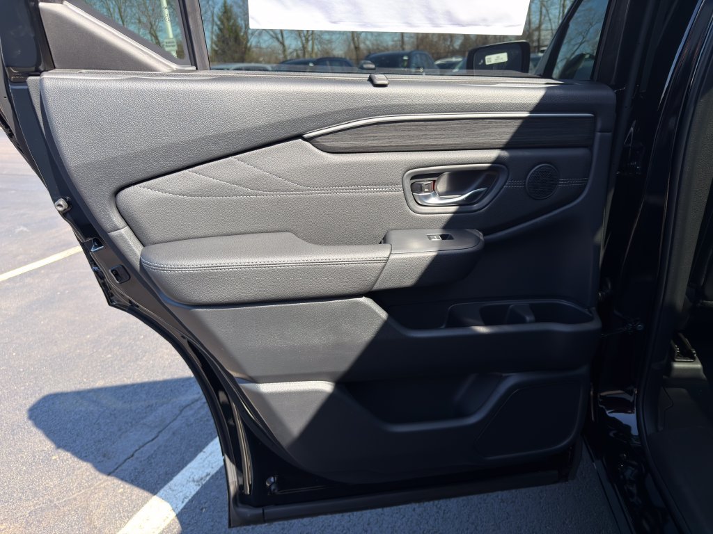 Used 2026 Crystal Black Pearl Honda Touring image 21
