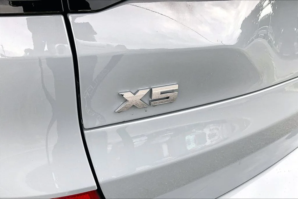 New 2026 BMW X5 M60i 4D Sport Utility