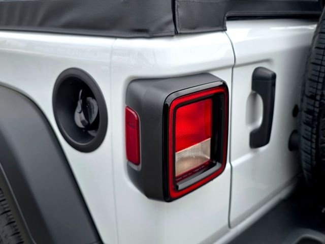 New 2026 Bright White Clear-Coat Exterior Paint Jeep Sport image 27