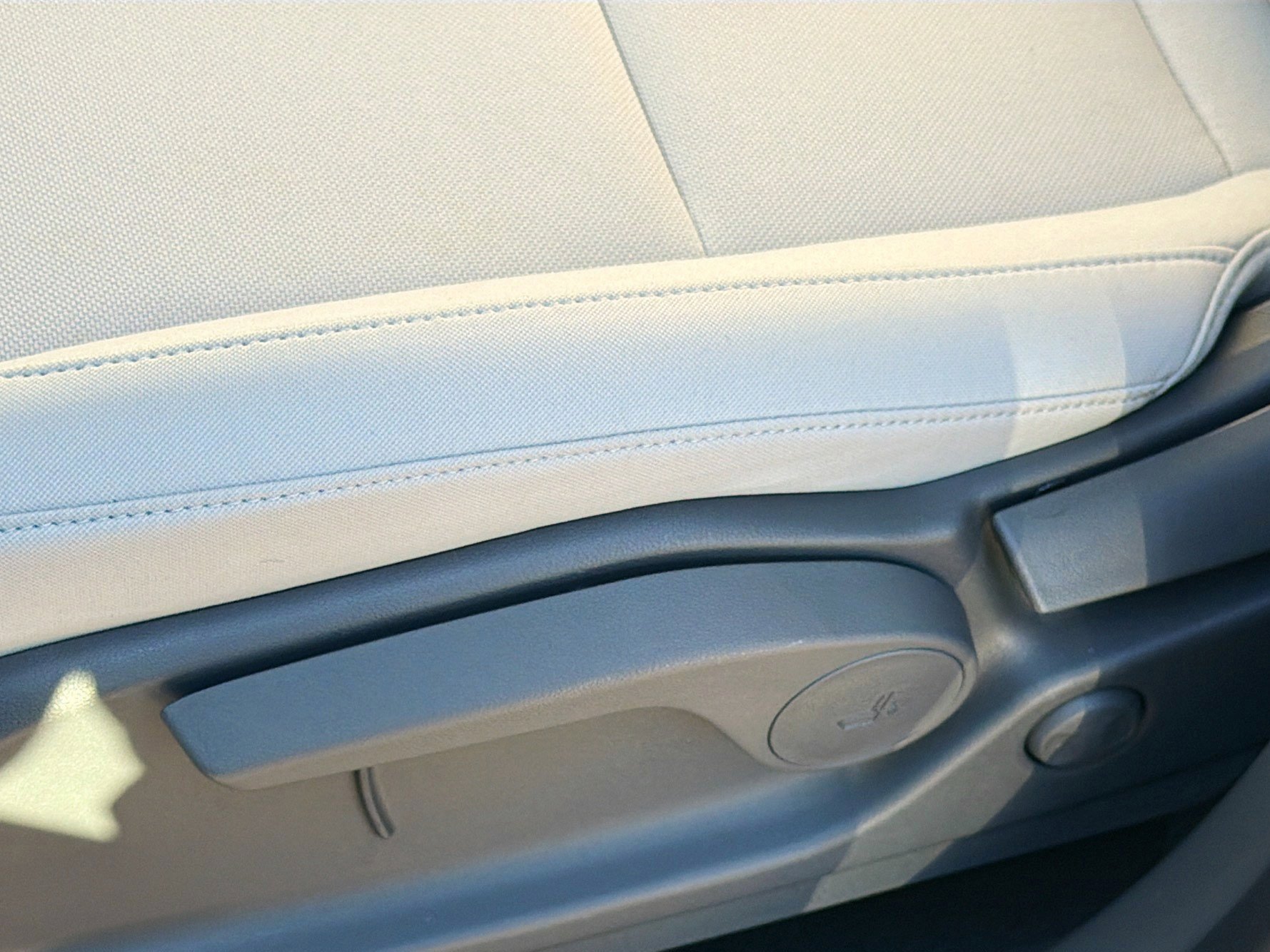 New 2026 Shimmering Silver Hyundai SE image 59
