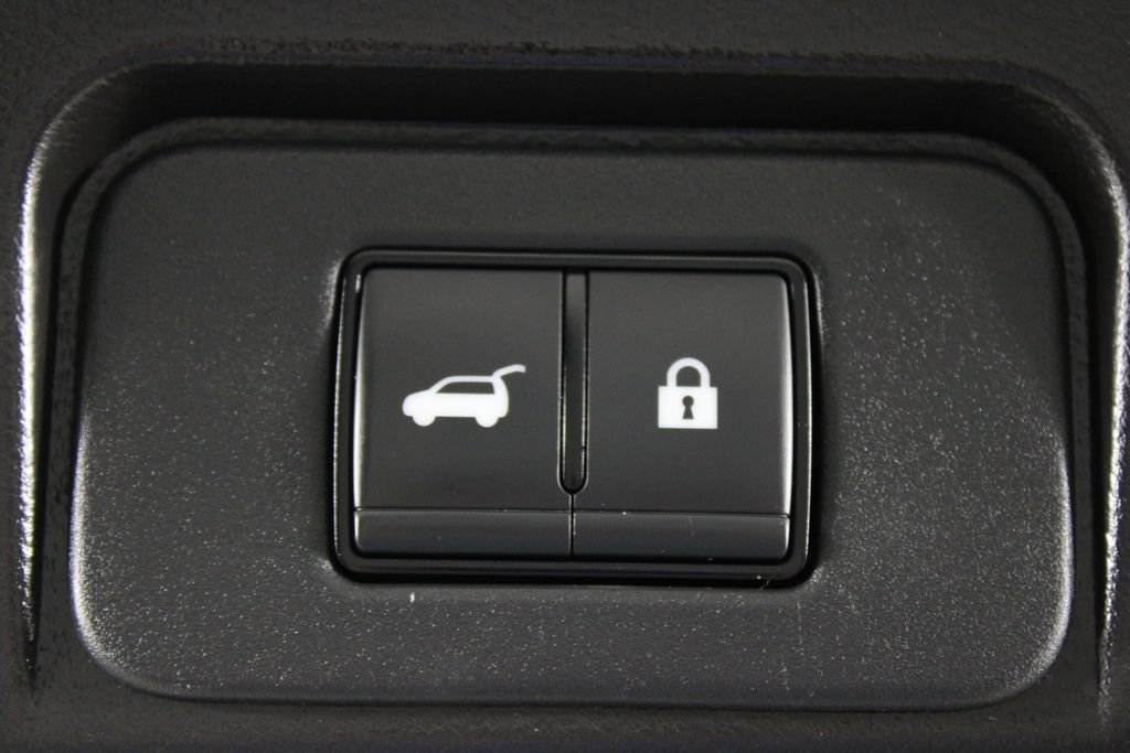 2024 Nissan Rogue SV - Photo 17