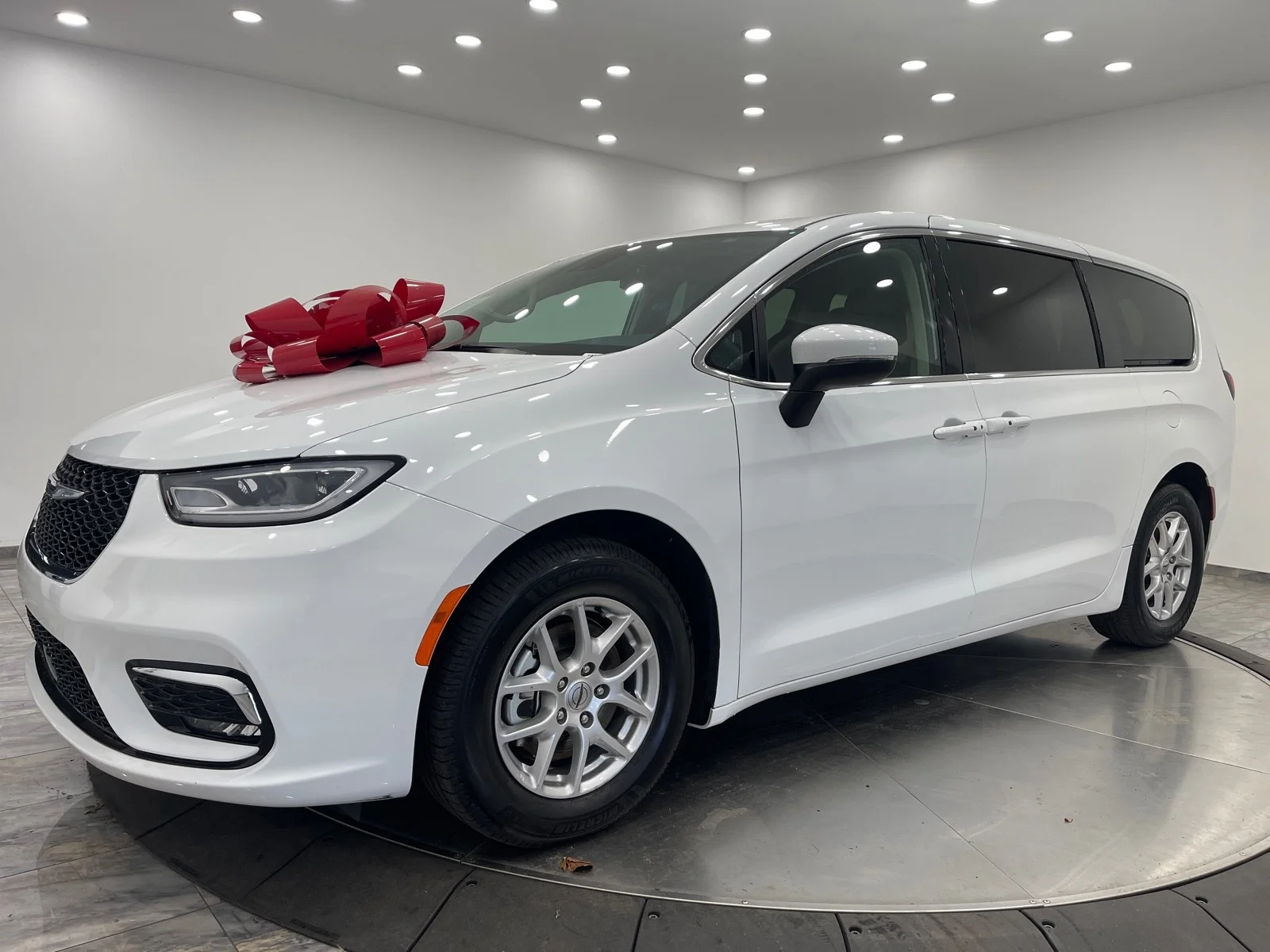 Used 2023 Bright White Clearcoat Chrysler Touring L FWD image 3