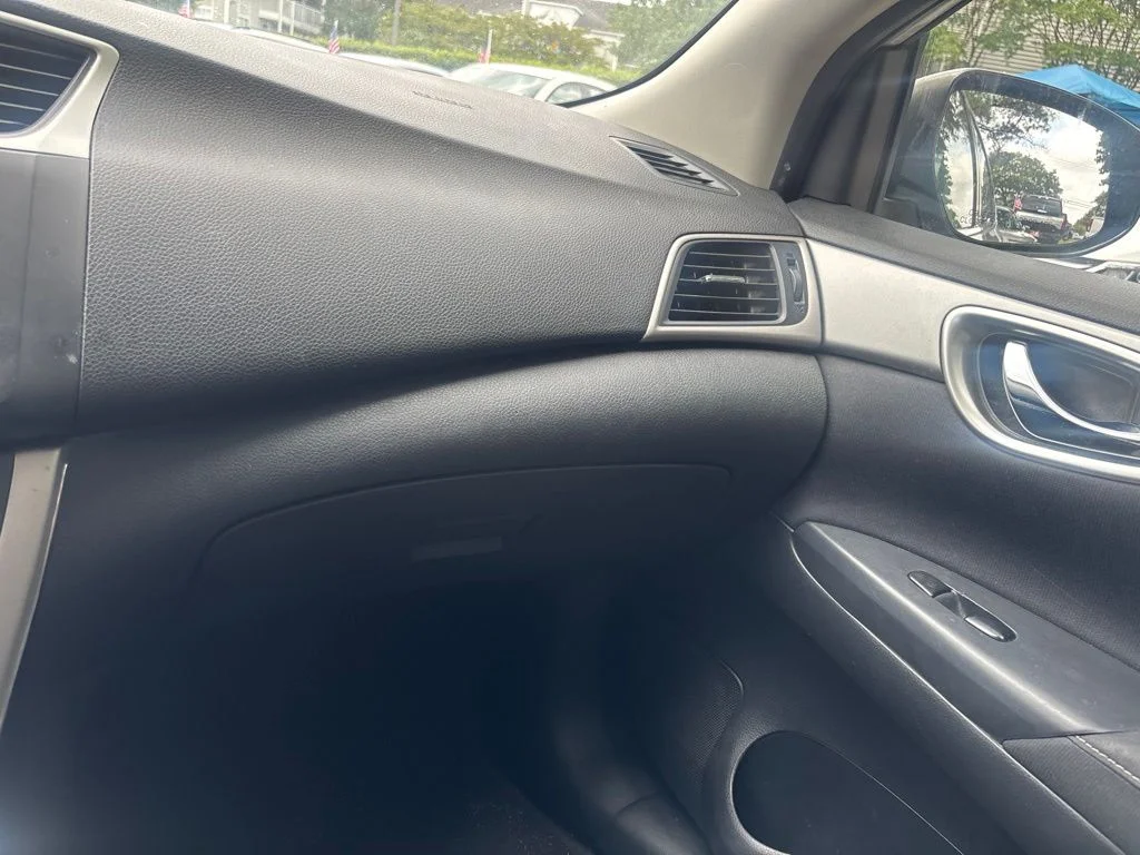 Used 2015 Silver Nissan S image 22