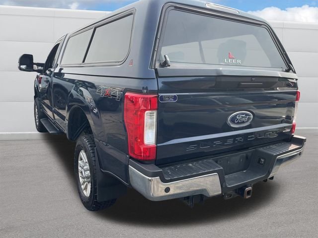 Used 2017 Blue Ford XLT image 3