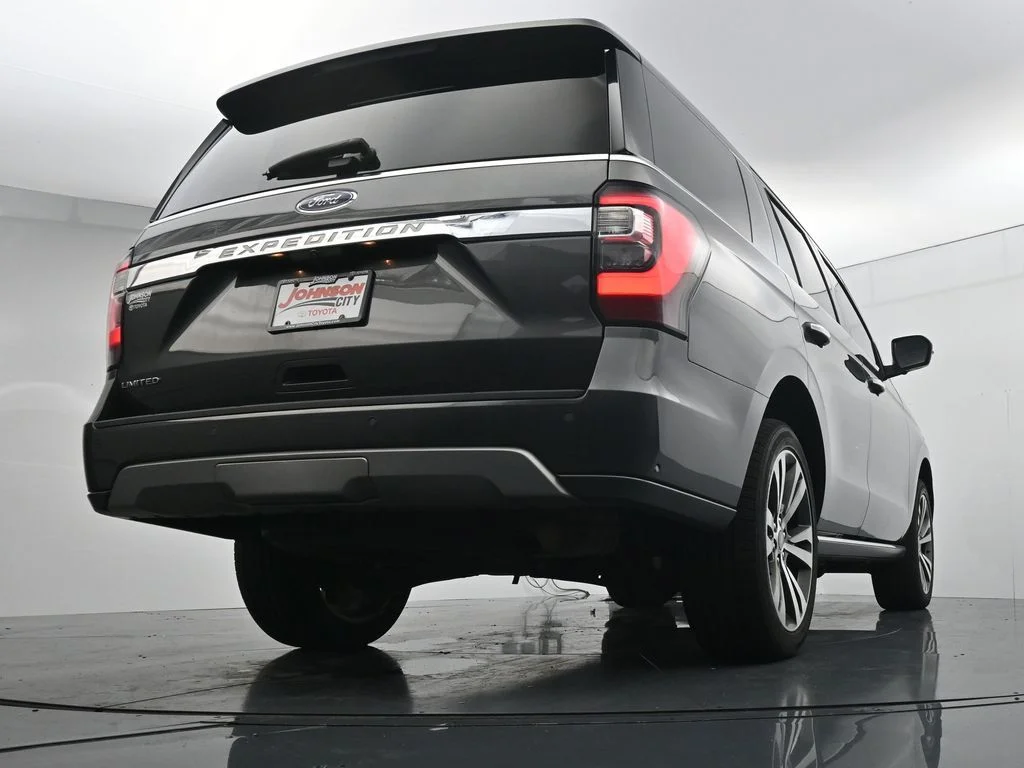 Used 2021 Gray Ford Limited image 33