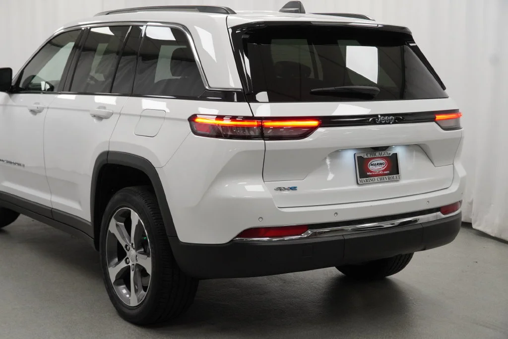 Used 2023 White Jeep 4xe image 16