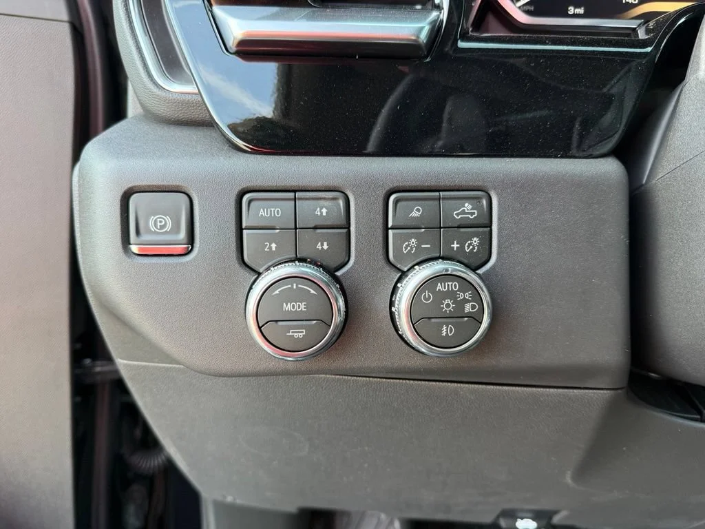 New 2026 Onyx Black GMC SLT image 30