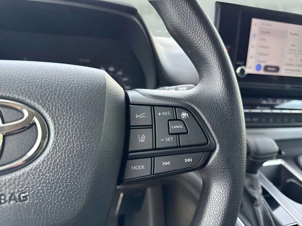 Used 2025 Ruby Flare Pearl Toyota LE image 15
