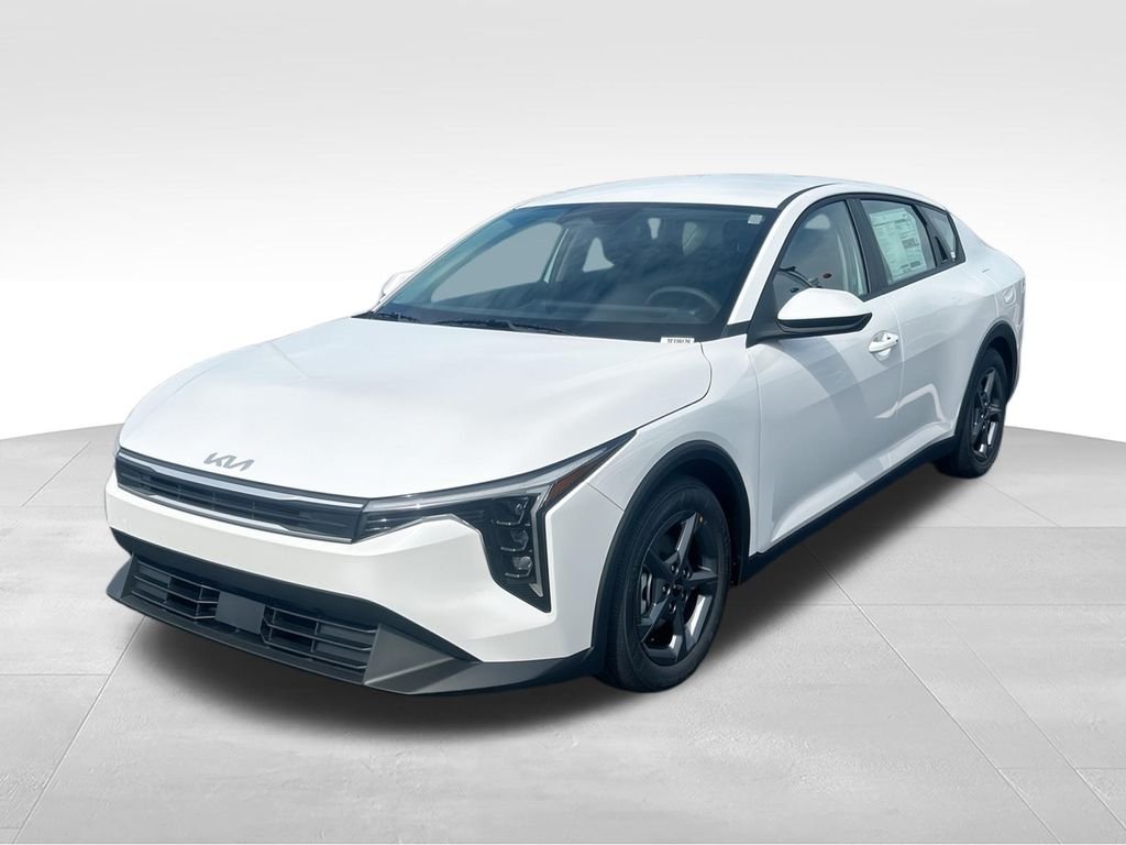 Used 2026 White Kia LXS image 4