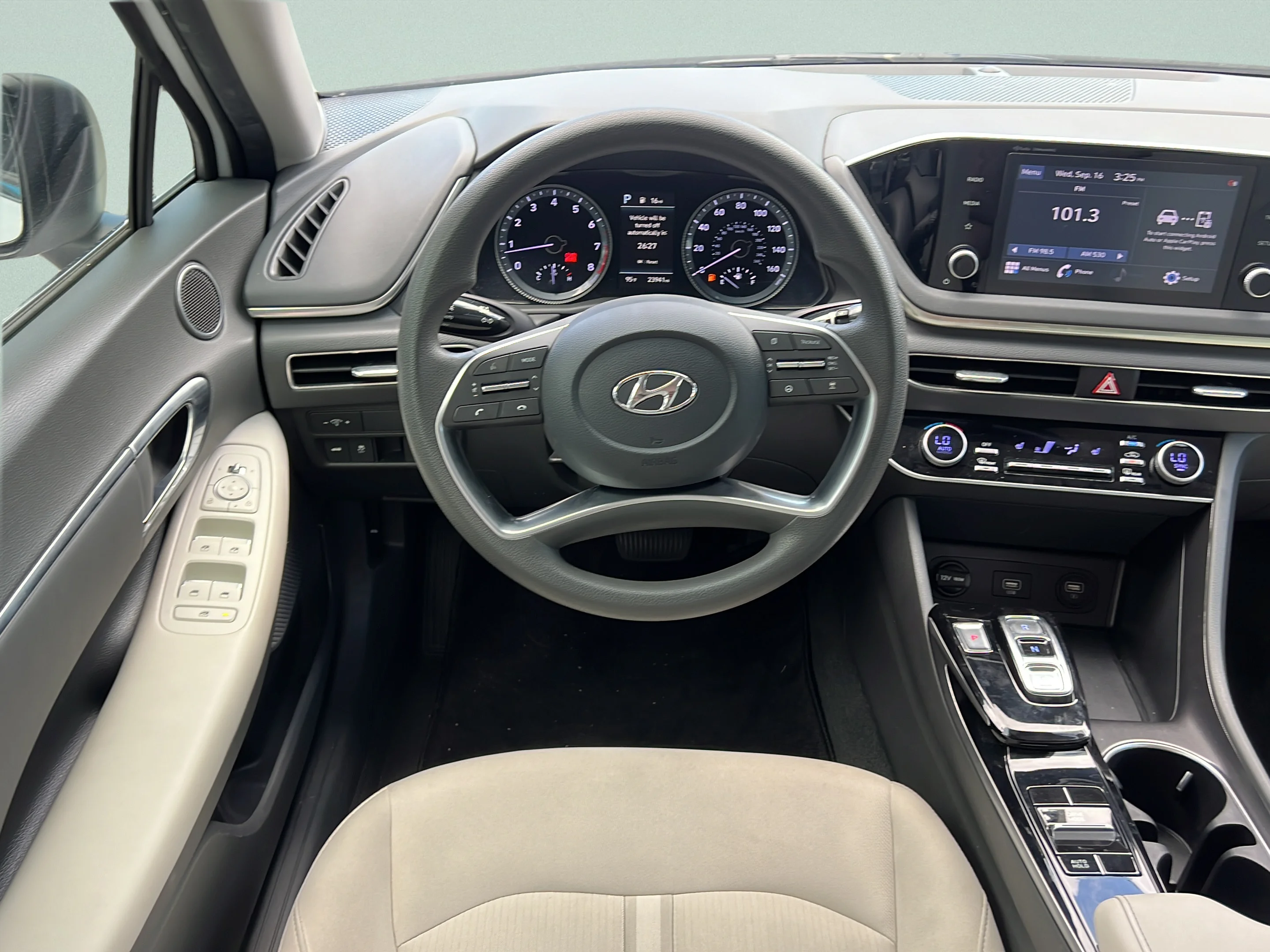 Used 2022 Quartz White Hyundai SEL image 14