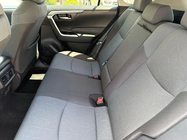 Certified Used 2025 SILVER SKY METALLIC Toyota XLE image 27