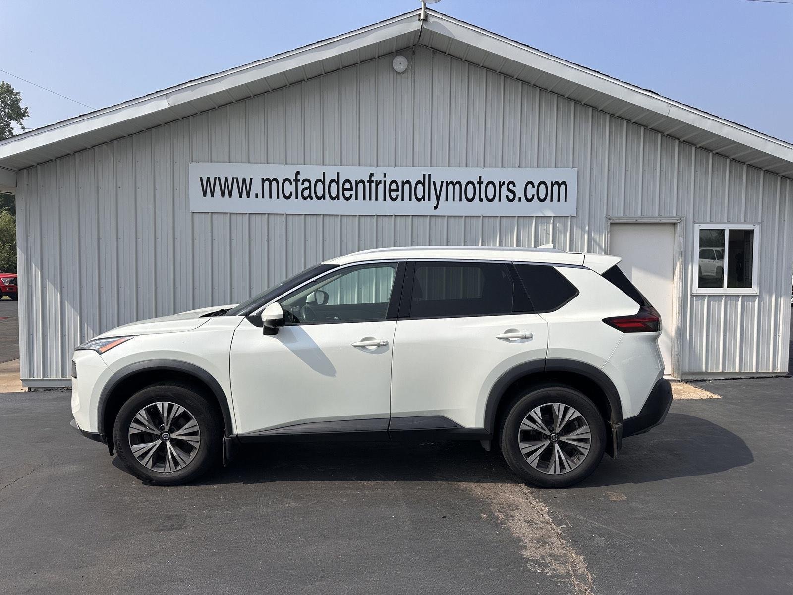 Used 2021 Pearl White Tricoat Nissan SV image 6