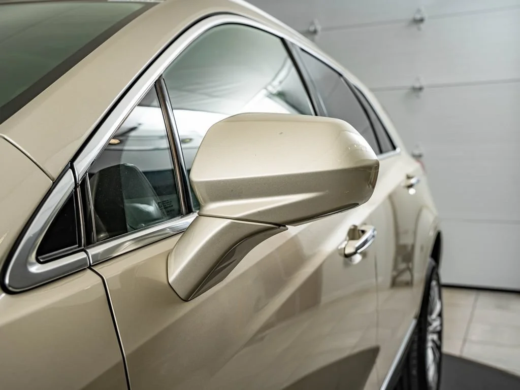 Used 2017 Silver Coast Metallic Cadillac Luxury image 9