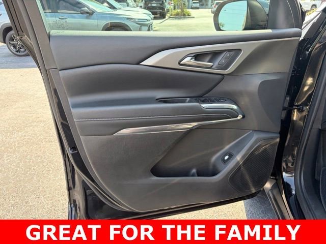 Used 2025 Mosaic Black Metallic Chevrolet LT image 12