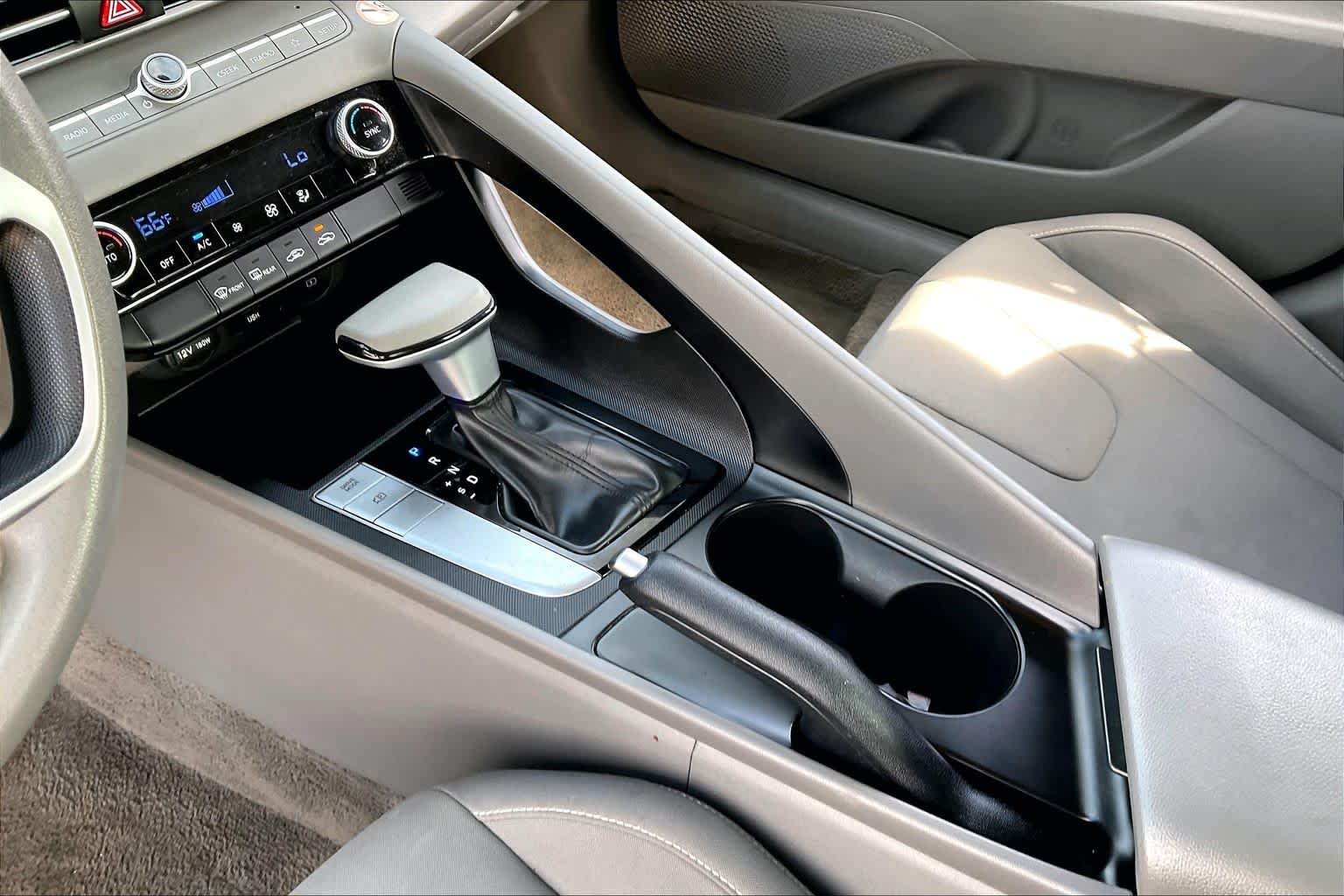 Used 2024 Amazon Gray Hyundai SEL image 15