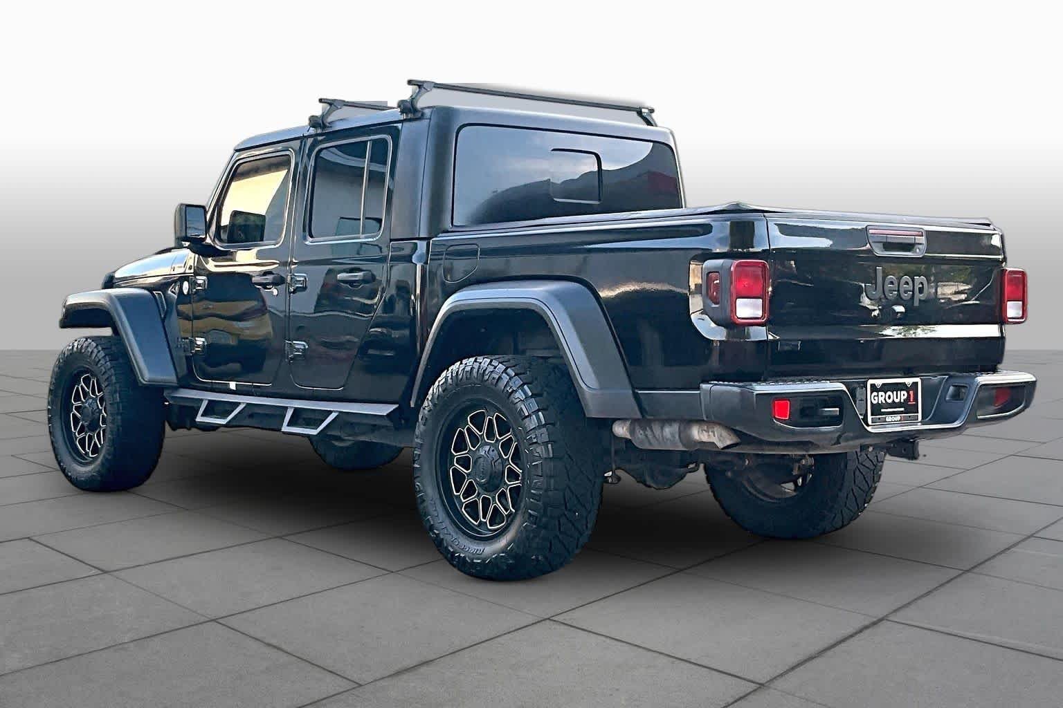 Used 2020 Black Clearcoat Jeep Sport S image 11