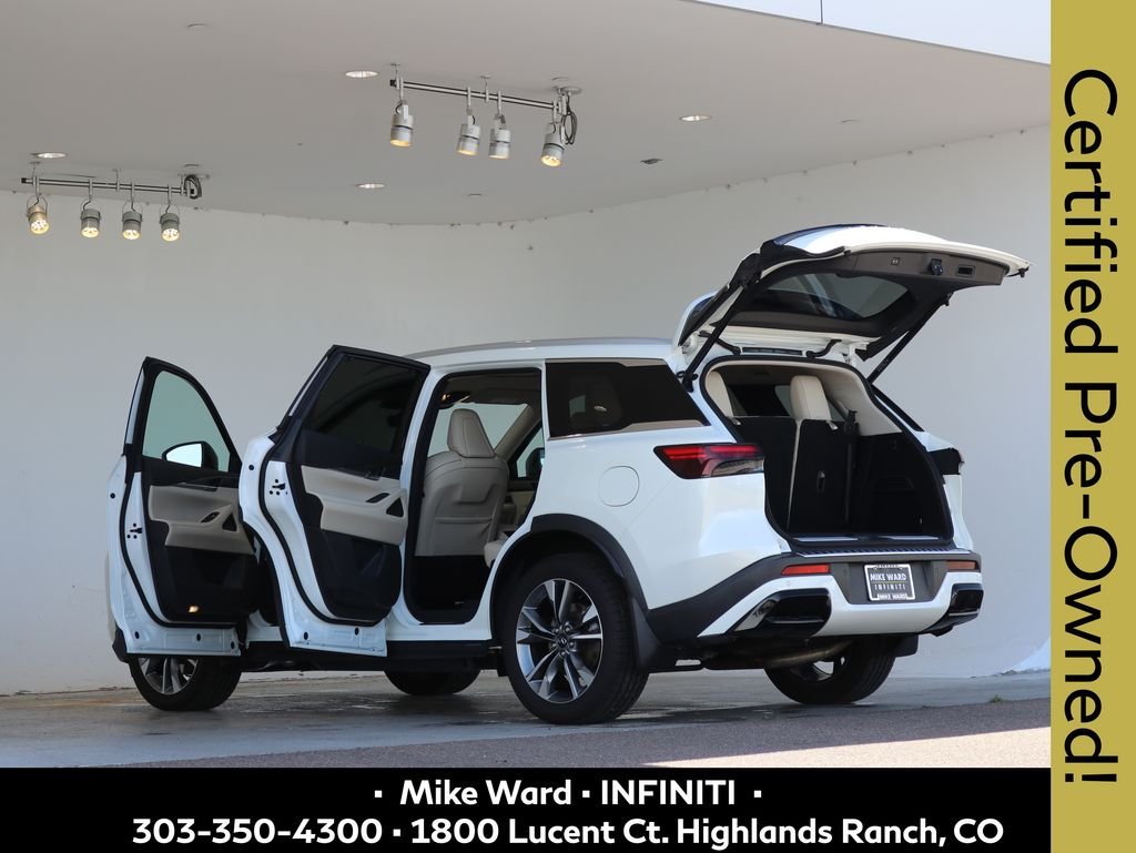 Used 2023 White INFINITI LUXE image 4