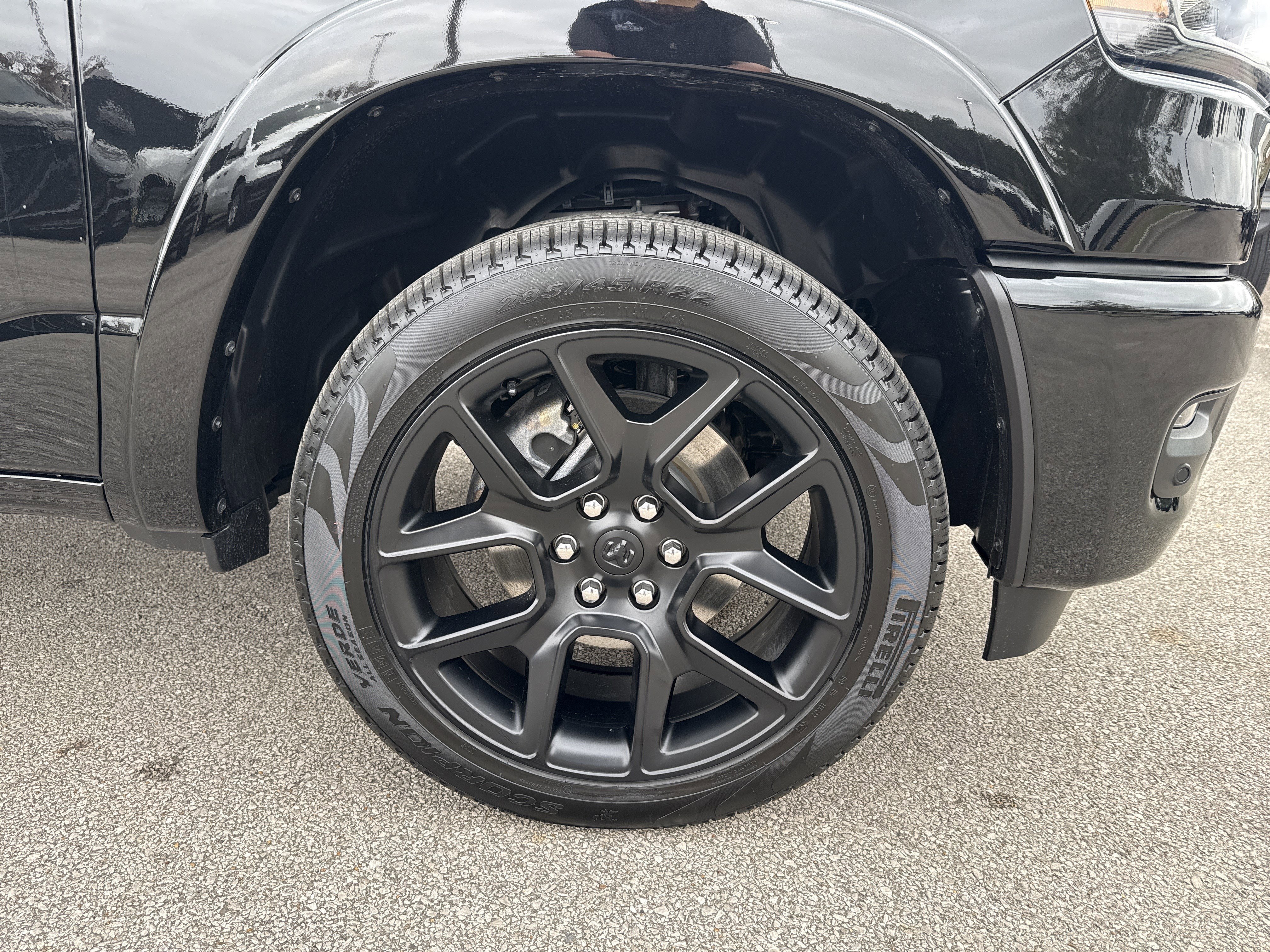 New 2026 Diamond Black Crystal Pearl-Coat Exterior Paint RAM Laramie image 14