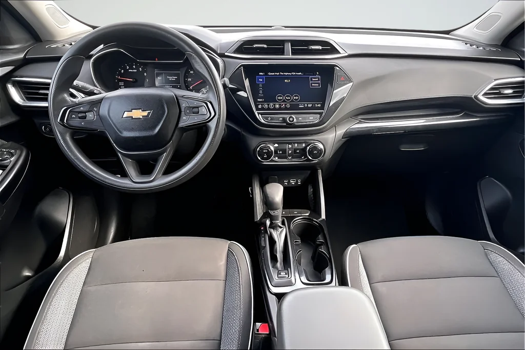 Used 2021 Blue Chevrolet LT image 4