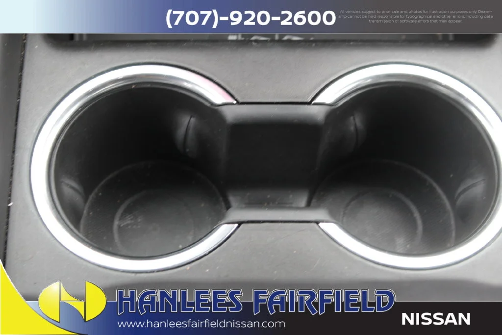 Used 2024 Black GMC SLT image 21