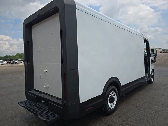 Used 2024 Oyster White BrightDrop Base image 3