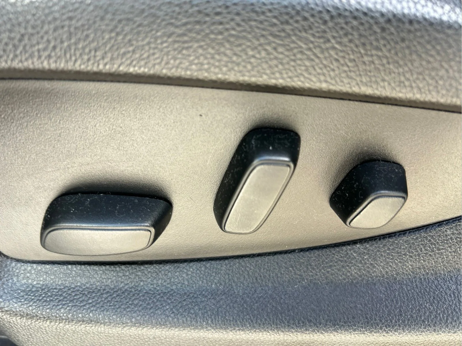 Used 2018 Graphite Metallic Chevrolet LT image 26