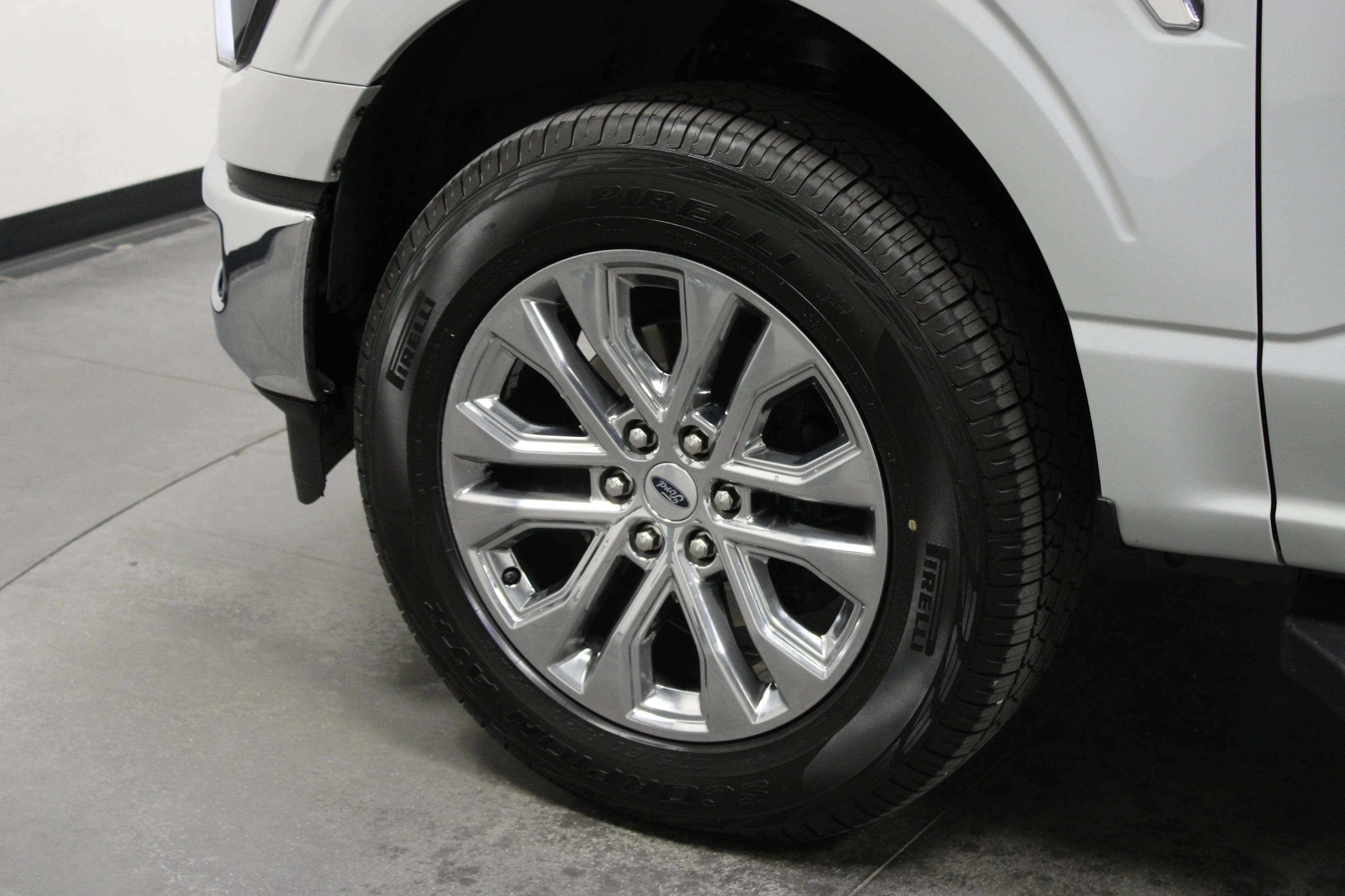 Used 2024 Avalanche Ford LARIAT image 10