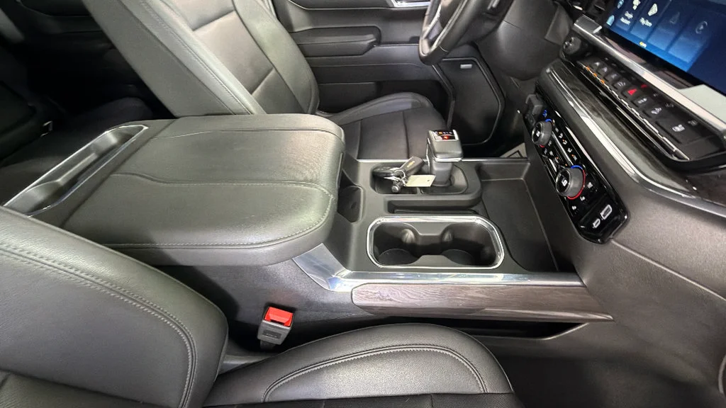 Used 2024 Summit White Chevrolet LTZ image 36