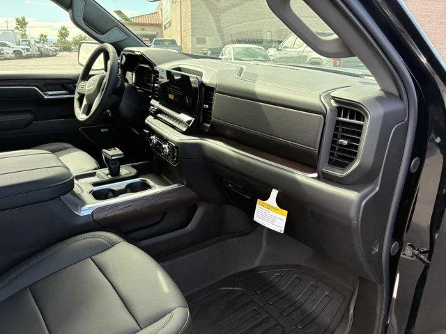 2026 GMC Sierra 1500 SLT - Photo 7
