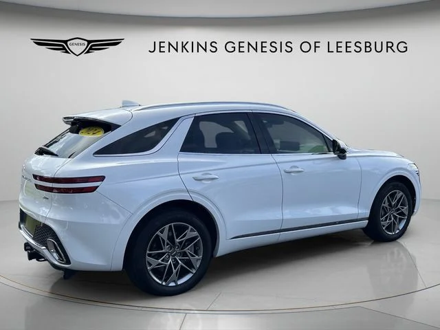 Used 2024 White Genesis 2.5T image 5