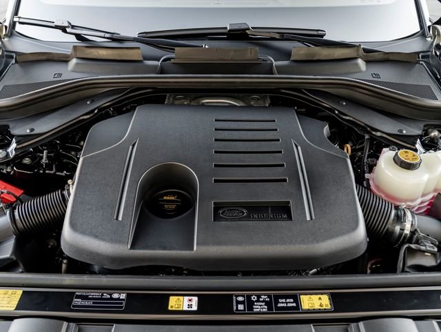 New 2026 Santorini Black Land Rover Dynamic SE image 34