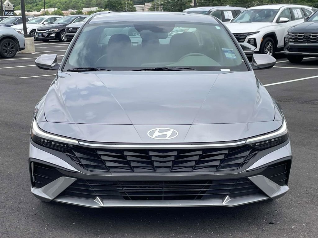 Used 2026 Silver Hyundai SE image 8