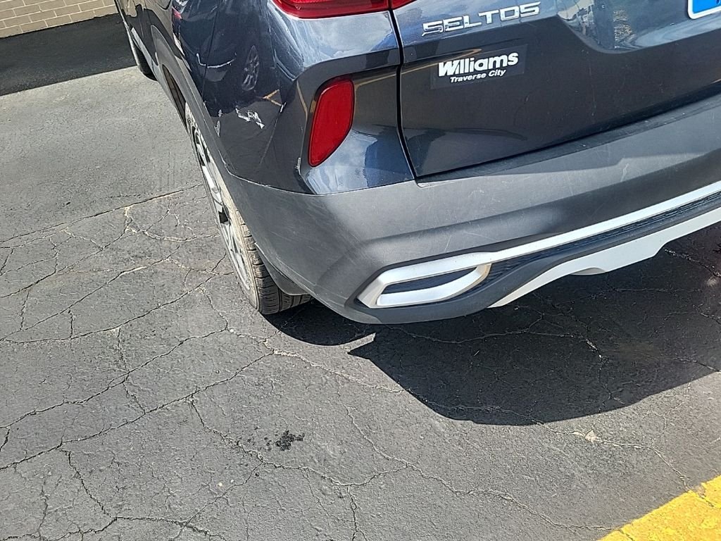 Used 2021 Gravity Gray Kia EX image 8