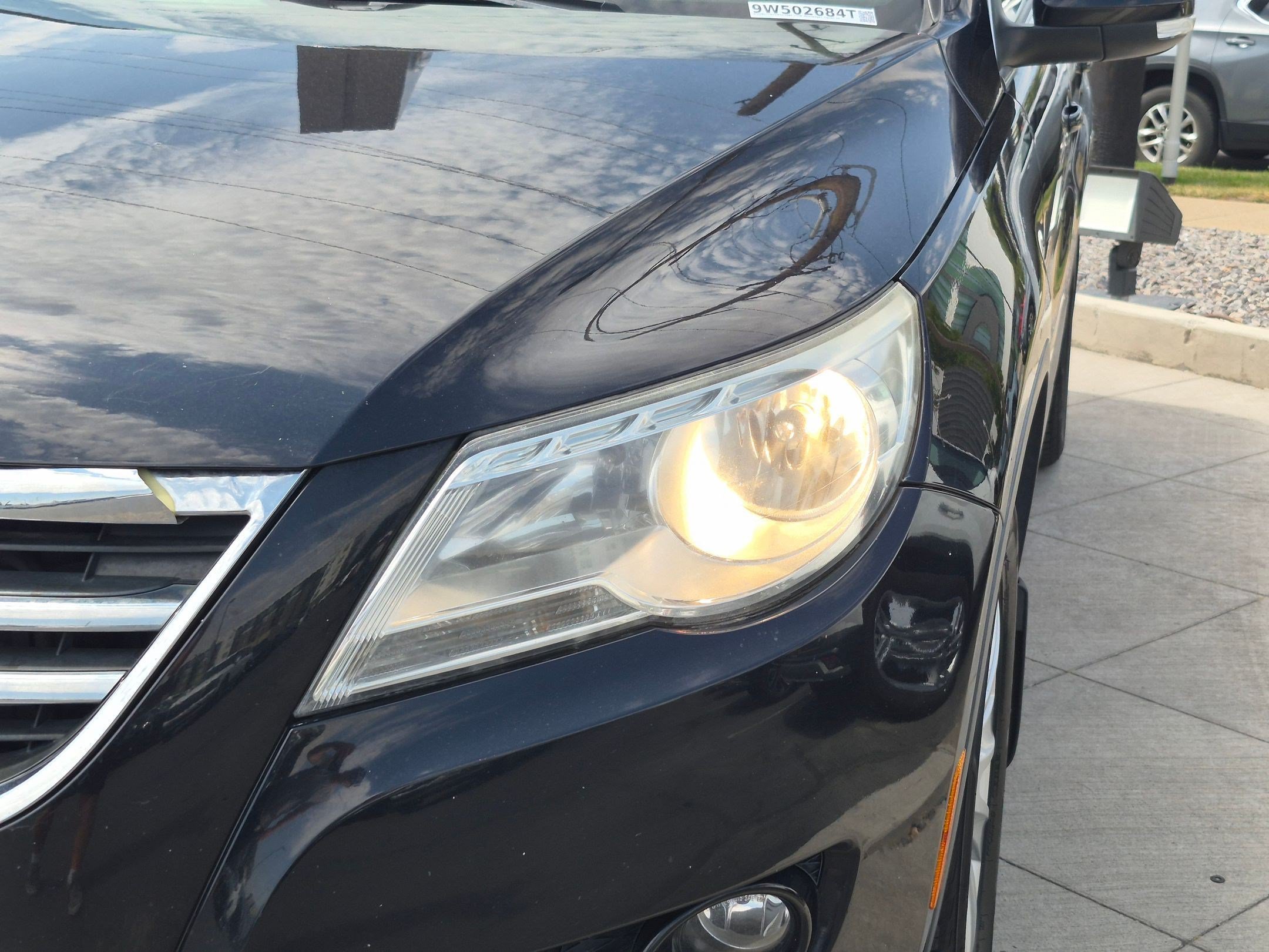 Used 2009 Black Volkswagen SE image 11