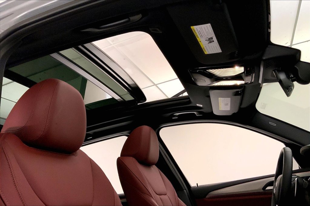 Used 2024 Skyscraper Grey Metallic BMW  image 19