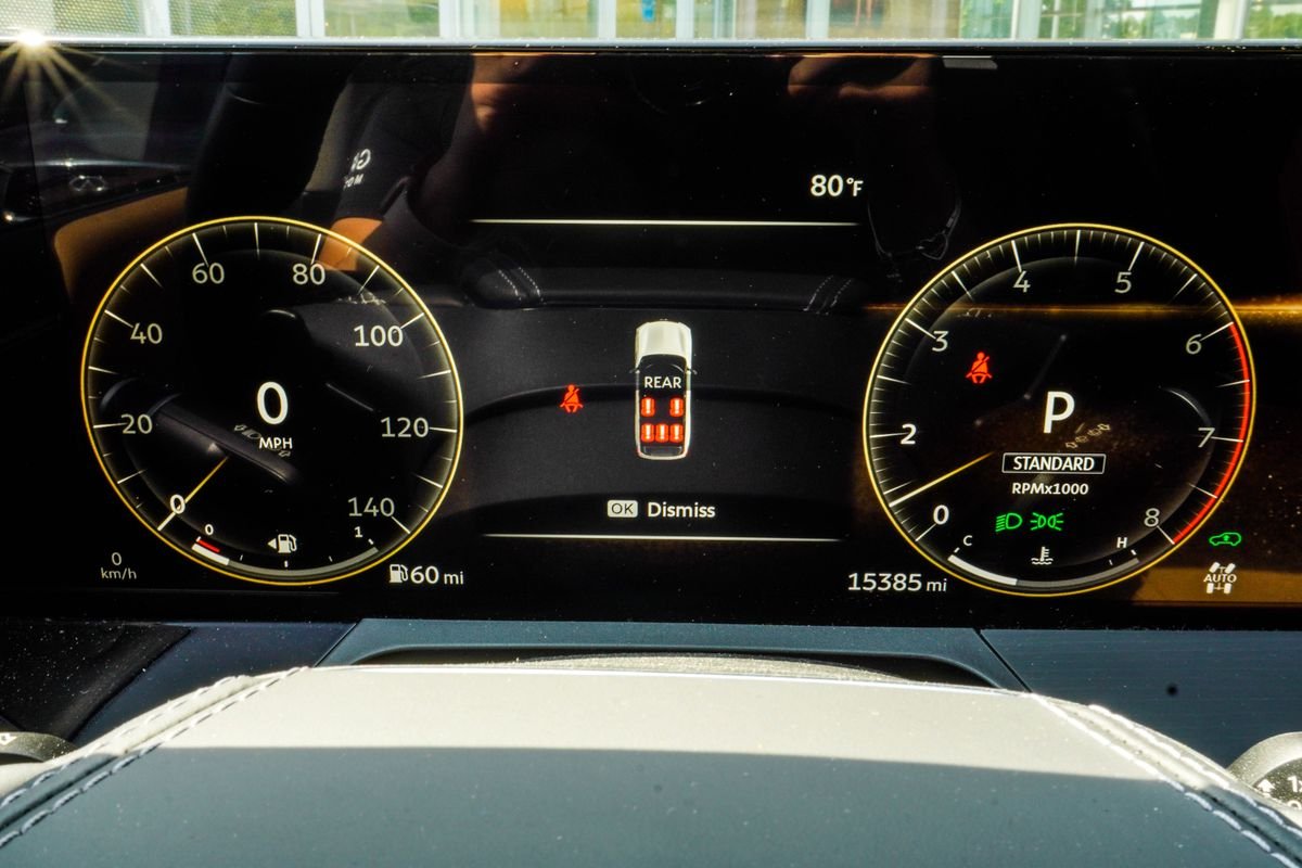 Used 2025 Silver INFINITI SENSORY image 34