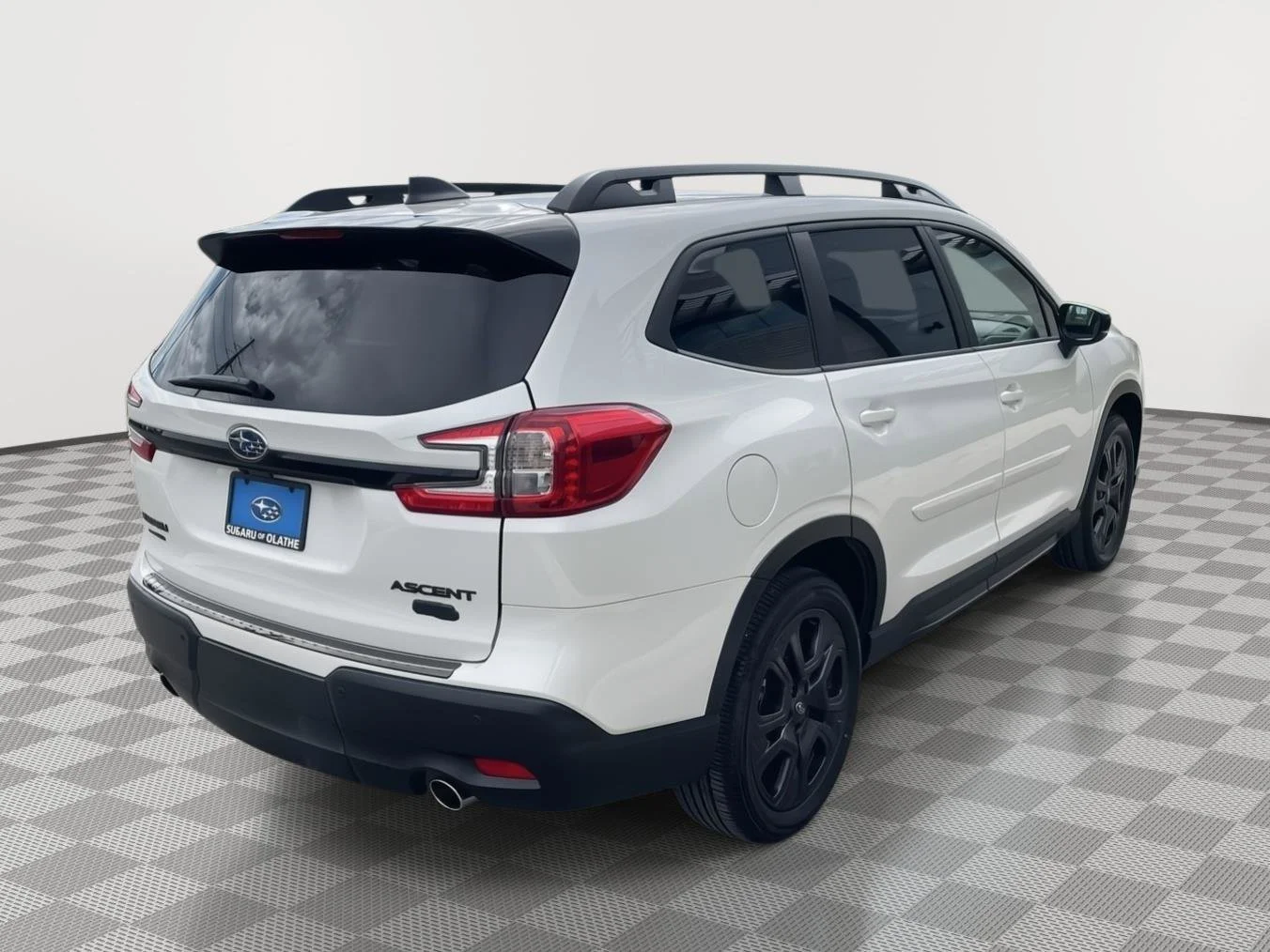 Certified Used 2025 Crystal White Pearl Subaru Onyx Edition Touring image 15