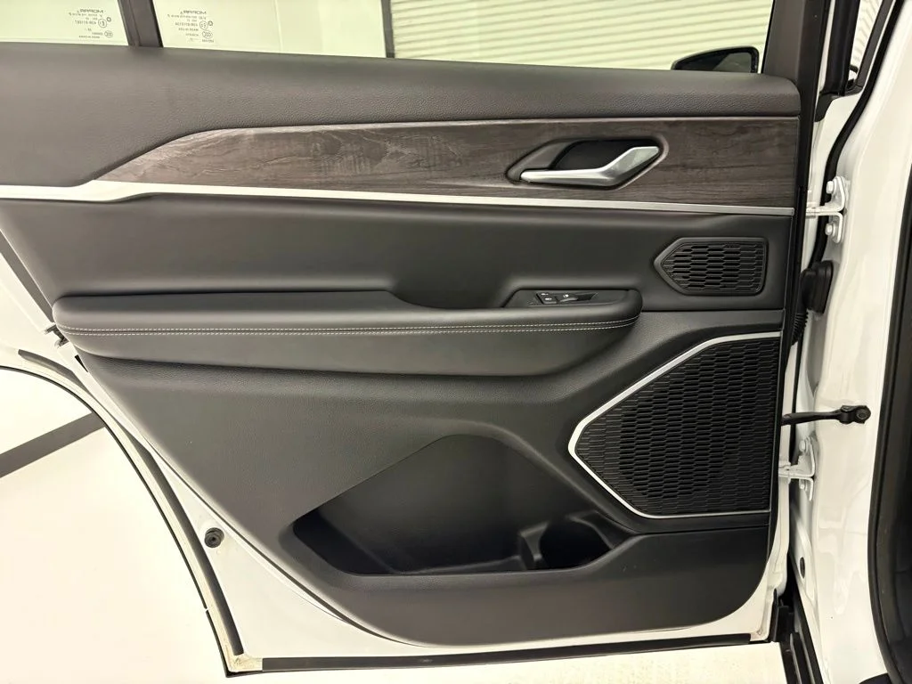 Used 2021 White Jeep Limited image 33