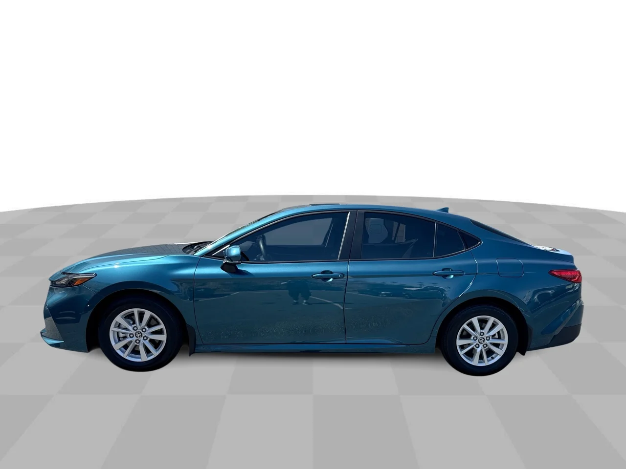 Used 2025 Ocean Gem Toyota LE image 5