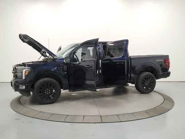 Used 2024  Ford Lariat image 12