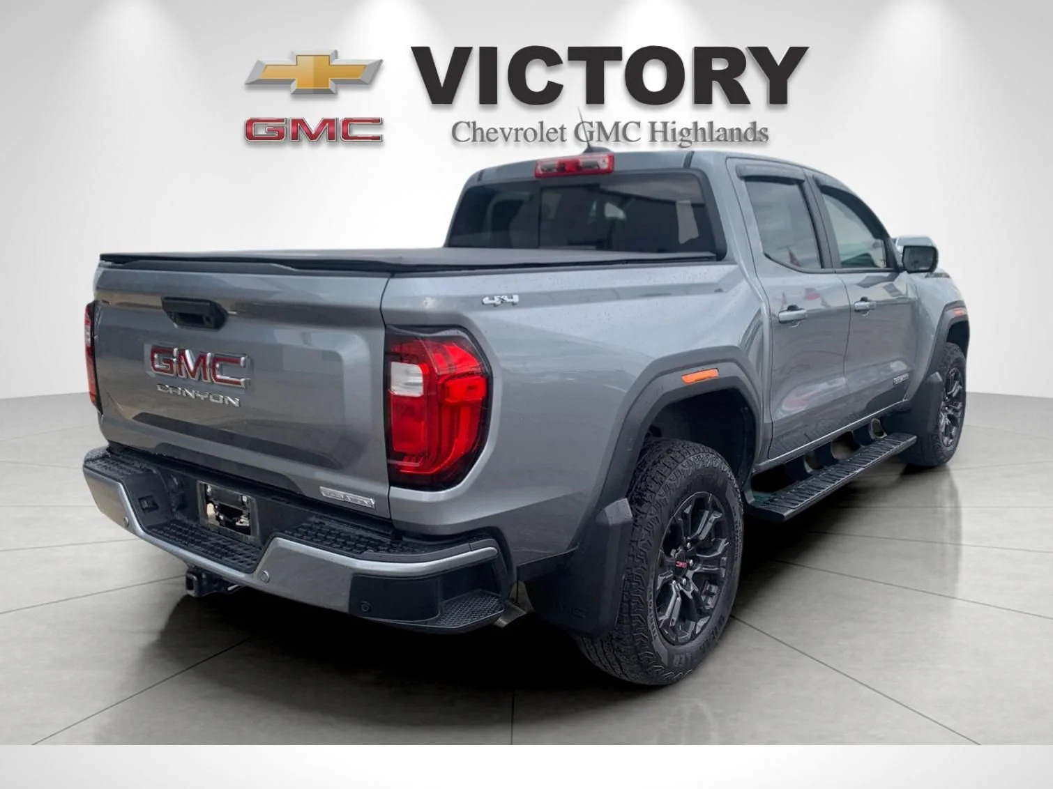 Used 2025 Sterling Metallic GMC Elevation image 3